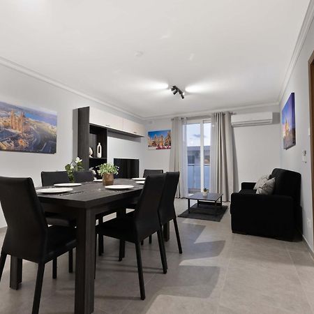 Luxurious & Spacious 2Bd Accomodation At The Podium - Yacht Marina Area, Close To Valletta Msida Exteriör bild