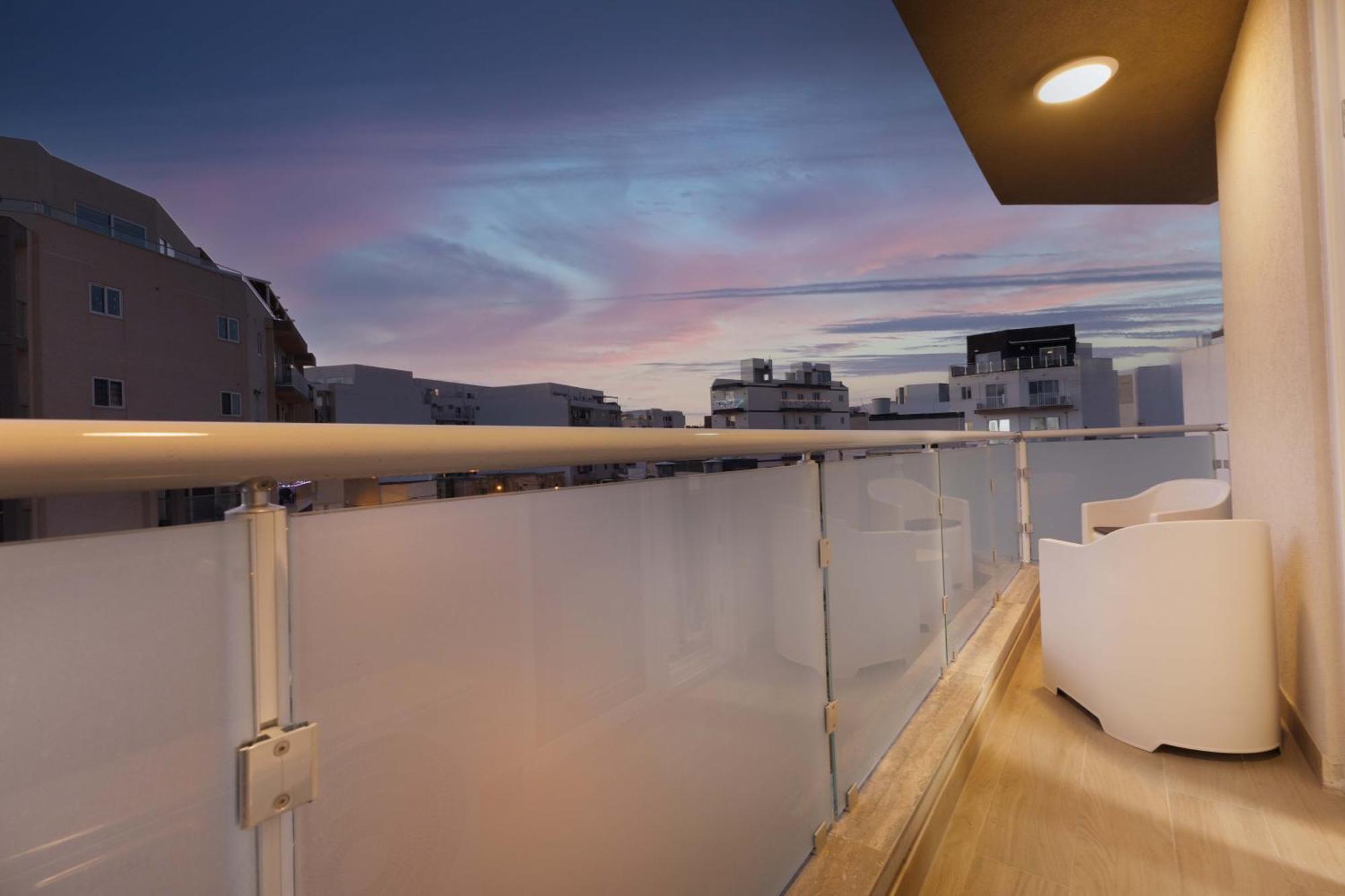 Luxurious & Spacious 2Bd Accomodation At The Podium - Yacht Marina Area, Close To Valletta Msida Exteriör bild